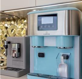 4 bedroom villa with heated pool and sea view in Vinišće, sleeps 8